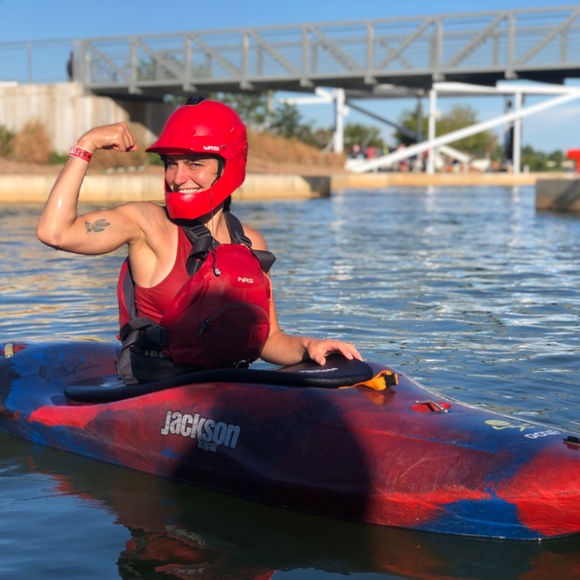 Meet your Posher, Danielle - Picture 4 of 5